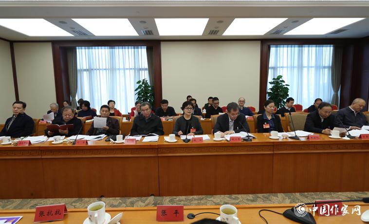 11月28日，中國(guó)作家協(xié)會(huì)第八屆全國(guó)委員會(huì)第七次全體會(huì)議在北京召開(kāi)。