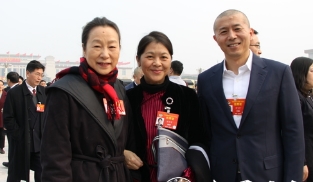 全國政協(xié)委員奚美娟、遲子建、畢飛宇