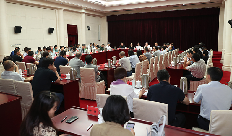 8月16日，第十屆茅盾文學獎在北京揭曉