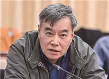 潘凱雄：“文藝批評是一個復雜的問題”《講話》明確指出：“文藝界的主要的斗爭方法之一，是文藝批評?！蔽乃嚺u就要褒優(yōu)貶劣……[詳細]