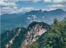 【輯一】南部山區(qū)：這是我的出生之地，也將是我的死去之地群山在背后，他古風(fēng)依舊/蒼天在上，皺紋和傷疤都被曬成了慈祥[詳細]