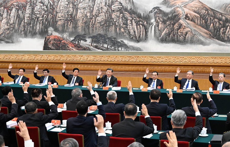 10月18日，中國共產黨第二十次全國代表大會主席團在北京人民大會堂舉行第二次會議。習近平、李克強、栗戰書、汪洋、王滬寧、趙樂際、韓正等出席會議。