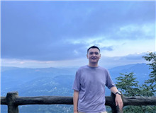 風圣大鵬：寫接地氣的小說，方法也要接地氣如果說《山人行》是一個起點，《臥牛溝》就是一次在現實題材道路上我對自己的再度審視和突圍……[詳細]
