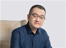 遠瞳：網絡是浮躁的，但網絡文學不是能夠成功走下來的作者，也在從浮躁轉向沉穩，“穩”是讓我們能在這條路上長遠走下去的基礎……[詳細]