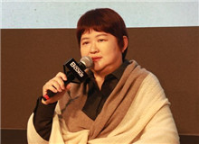 何向陽：《月下》是李鳳群的驚艷之作　　李鳳群將小說人物層層剝蝕，層層反芻，向我們道出現代女性生活中的罪與罰。[詳細]