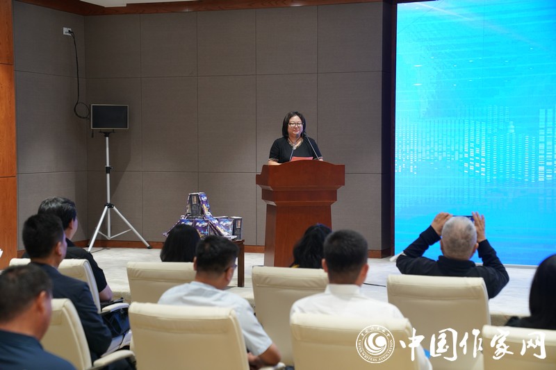 中國科學(xué)技術(shù)出版社科幻分社社長(zhǎng)、北京元宇科幻未來技術(shù)研究院理事長(zhǎng)王衛(wèi)英致辭