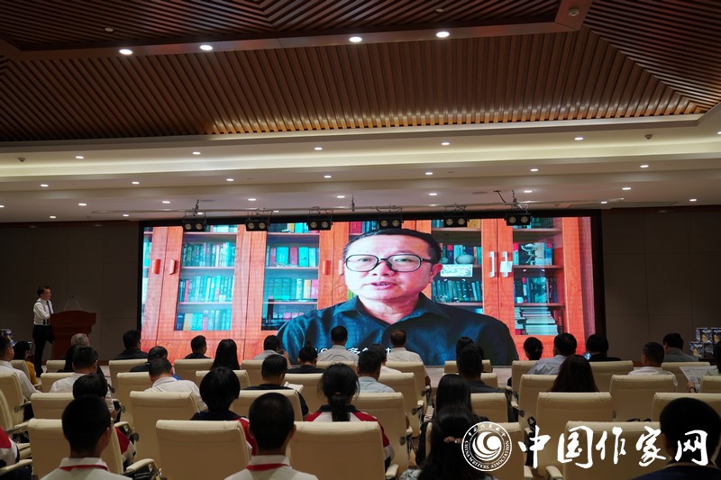 北京元宇科幻未來技術(shù)研究院院長(zhǎng)劉慈欣致辭