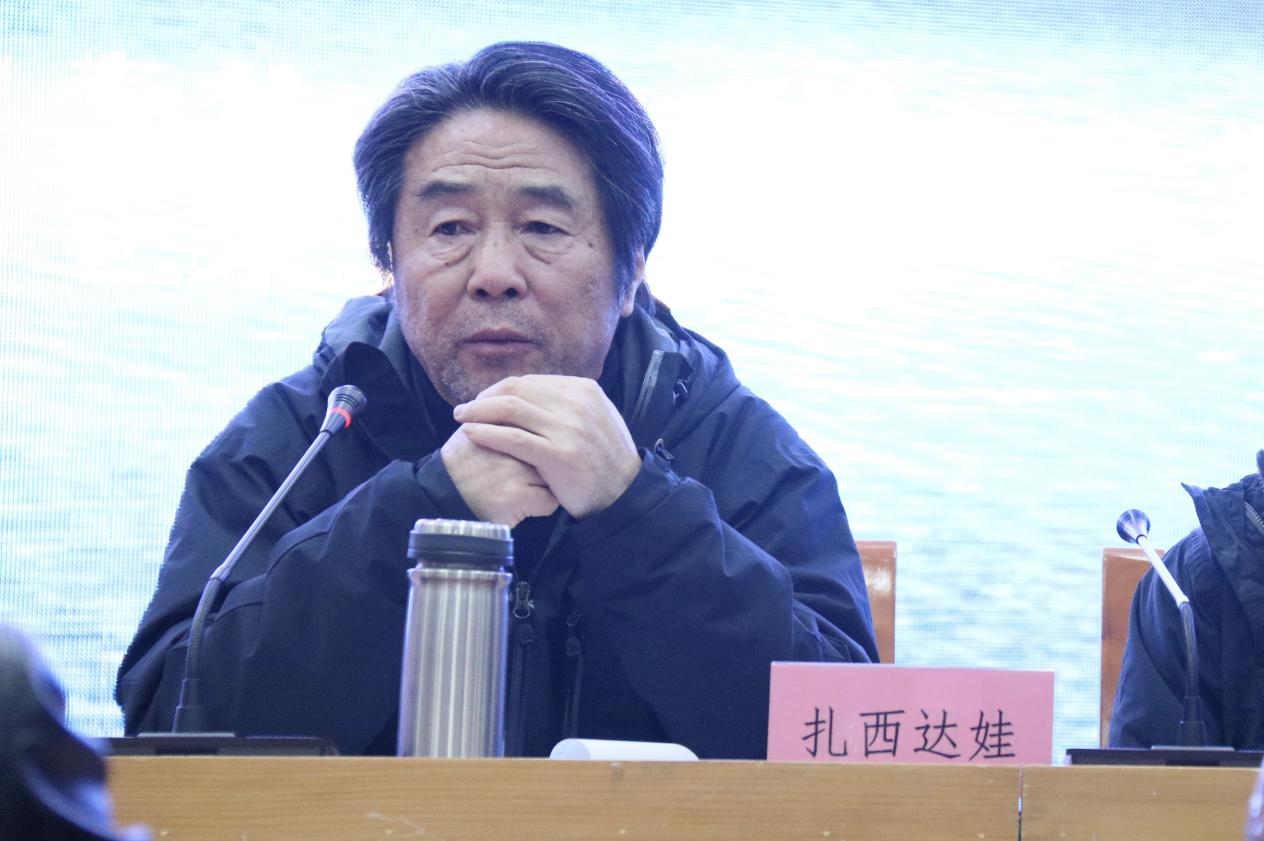 西藏自治區政協副主席、文聯主席扎西達娃在開班儀式講話