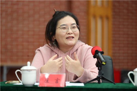 自由發言環節，“兩新”作家們暢所欲言、熱烈討論