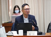 陳河長篇小說《誤入孤城》研討會在北京舉行11月23日，由《十月》雜志社、北京十月文藝出版社主辦的“陳河長篇小說《誤入孤城》研討會”在北京出版集團舉行。 [詳細]