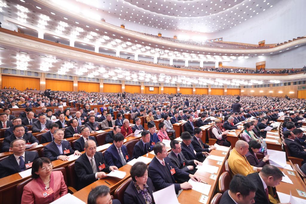 3月10日，中國人民政治協商會議第十四屆全國委員會第二次會議在北京人民大會堂舉行閉幕會。新華社記者 邢廣利 攝