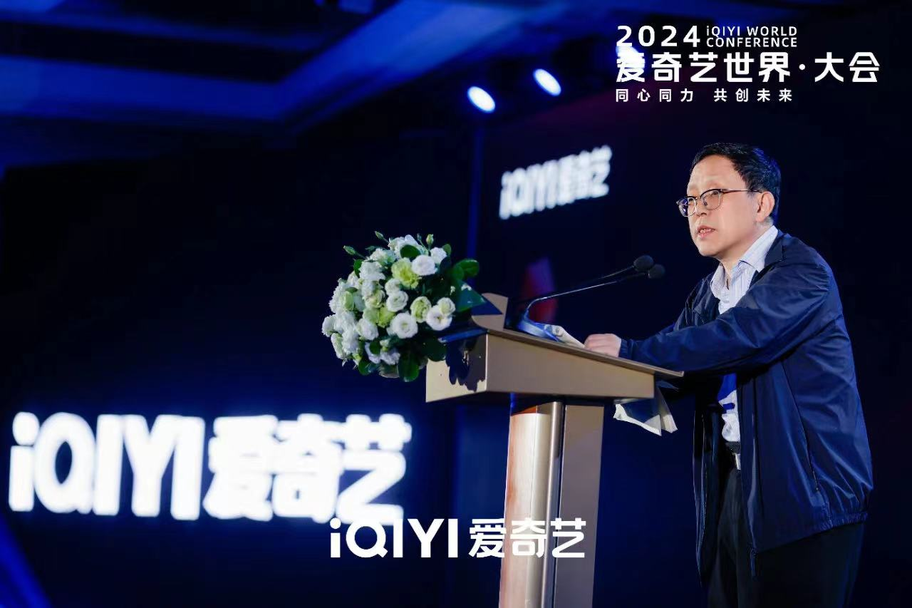 中國作協主席團委員、中國作協影視委員會委員、茅盾文學獎得主柳建偉