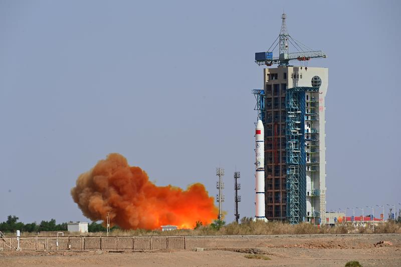 2023年5月21日16時，我國在酒泉衛星發射中心采用長征二號丙運載火箭，成功發射首顆內地與澳門合作研制的空間科學衛星“澳門科學一號”。新華社發 汪江波/攝