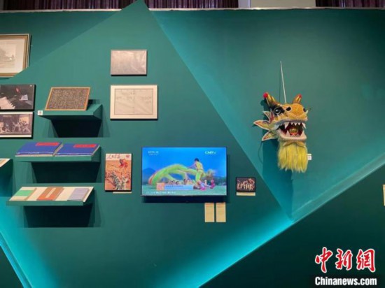 除了畫作、雕塑等，非遺也在現場展出?！⊥τ?攝